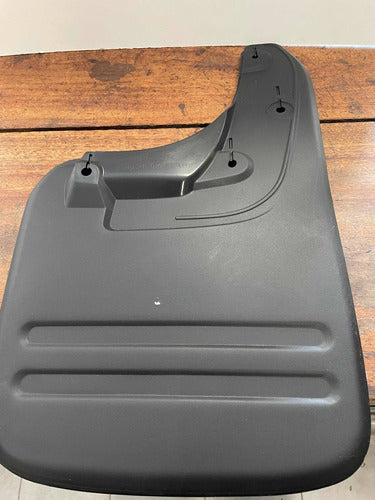 Rear Right Mudguard Toyota Hilux 2005/15 0