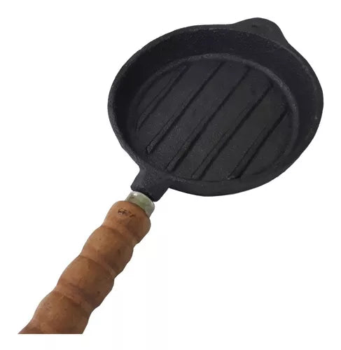 Provoletera Fortem Iron Cheese Melting Pot with Wooden Handle - Ribbed Uncoated