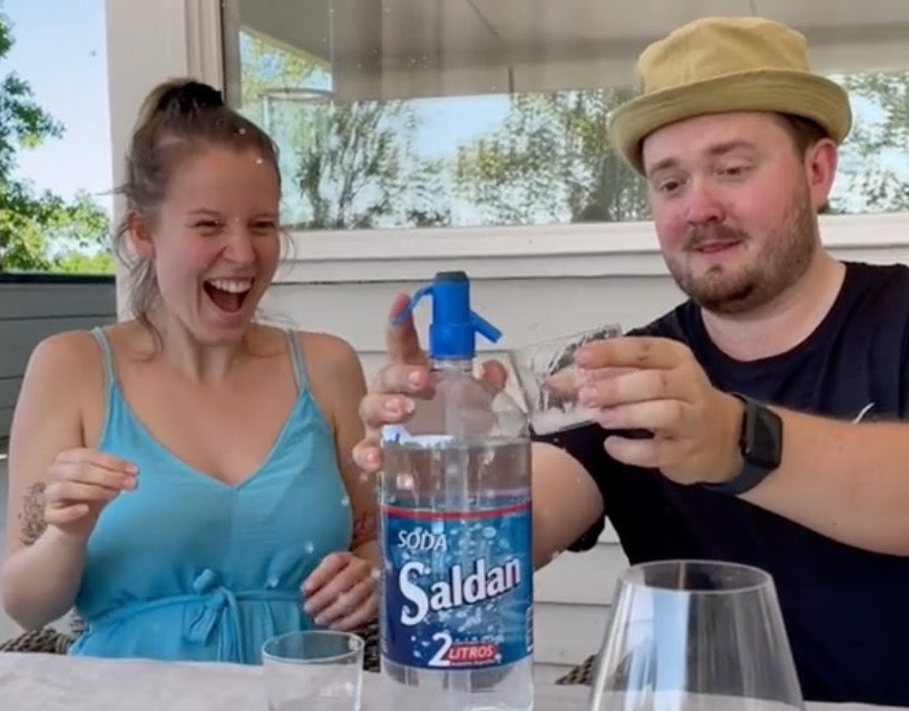 Argentine Guy Amazes Swedes with the Charm of Argentine Soda Siphon