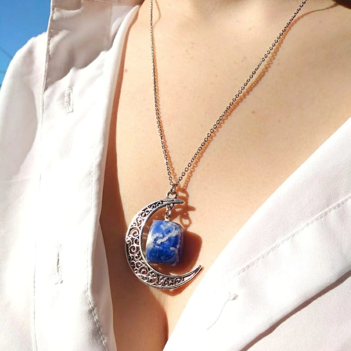 Collar Lunar Sodalite Necklace - Stylish Accessories for Celestial Elegance
