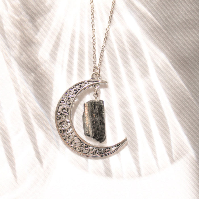 Collar Lunar Black Tourmaline Necklace - Stylish Accessory for Positive Energy and Elegance