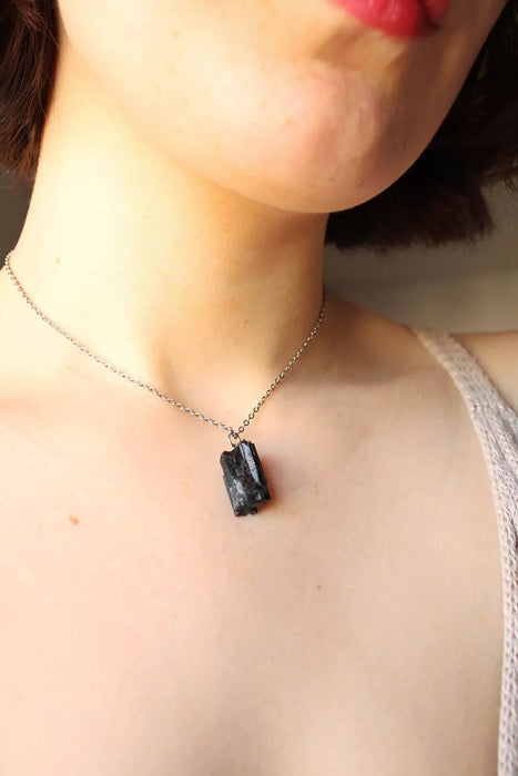 Black Tourmaline Energy Necklace - Stylish Accessories for Positive Vibes and Elegance
