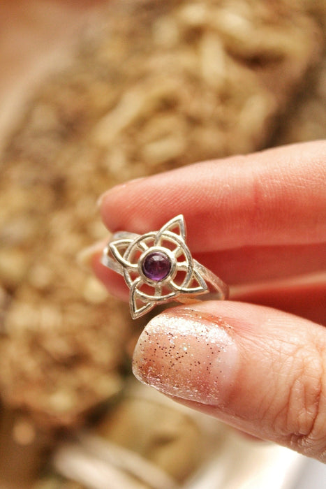 Anillo Witch Knot Ring - Amethyst - Mystic Accessories for Enchanting Style