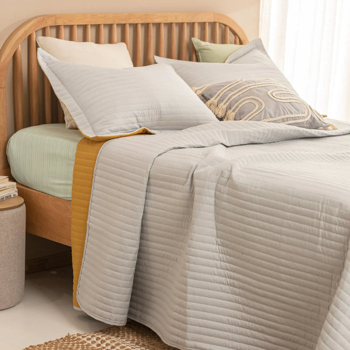 Arredo | Reversible Plain Queen Size Bedspread | Linens & Bedding, 100% Polyester