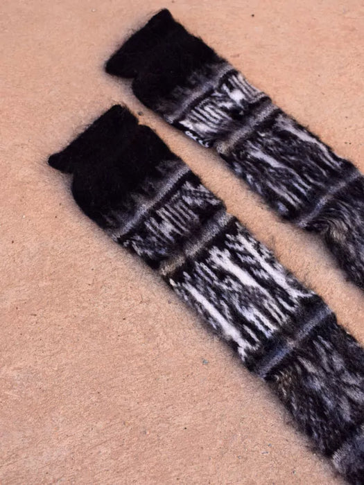 Authentic Northen Wool Leg Warmers Polainas Handcrafted in Humahuaca, Jujuy - Cozy Tejido Knit for Warmth and Style (Black)