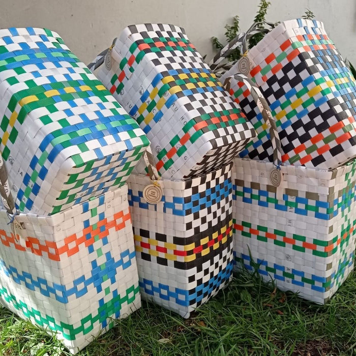 Más Que Tramas | Shoulder Tote Bag, Recycled Storage Basket or Shopping Bag - Multi-Purpose Totes (Random Assorted Color) 33 cm x 30 cm x 18 cm