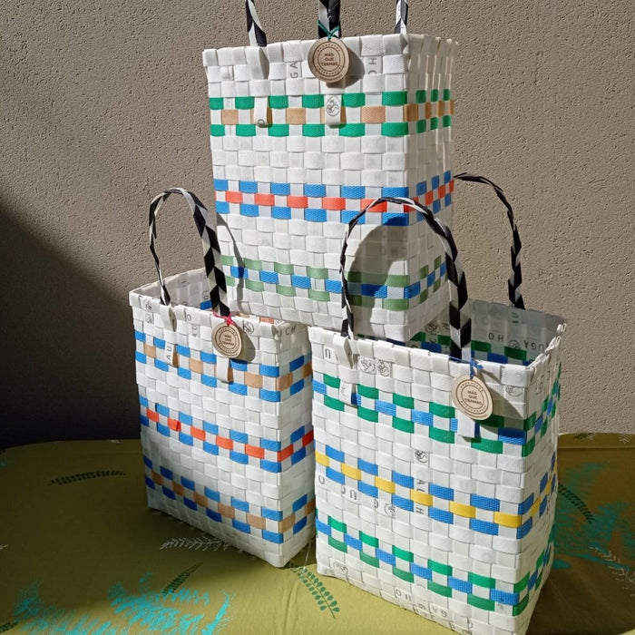 Más Que Tramas | Shoulder Tote Bag, Recycled Storage Basket or Shopping Bag - Multi-Purpose Totes (Random Assorted Color) 23 cm x 30 cm x 15 cm