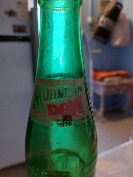 Collectible Bottle Botella De Colección Refresco Mountain Dew CC 284 Soft Drink