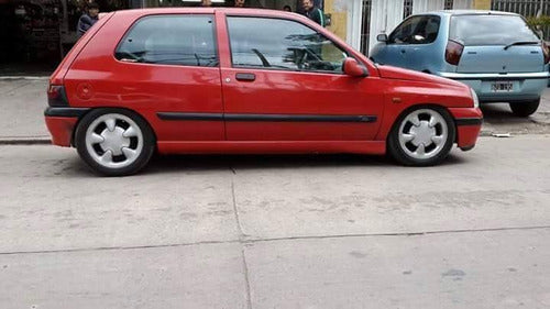 Cubre Zócalos Deportivo Clio 0