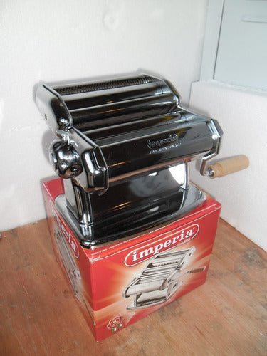 Imperia Pasta Maker Sobadora and Tallarinera 2