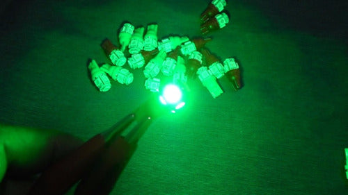 Pack De 4 Lámparas T10  Con 5 Led Smd 5050 Verde 4