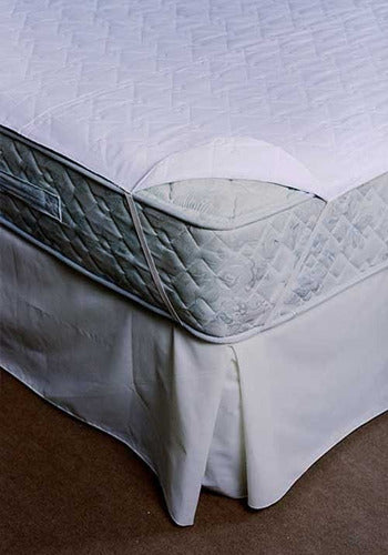 Pierre Cardin 1 1/2 Plaza Quilted Mattress Protector with Elastic Bands 1