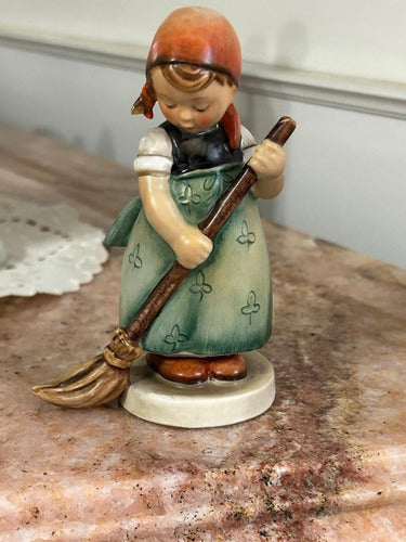 Little Sweeper Goebel Hummel Doll Collection 2