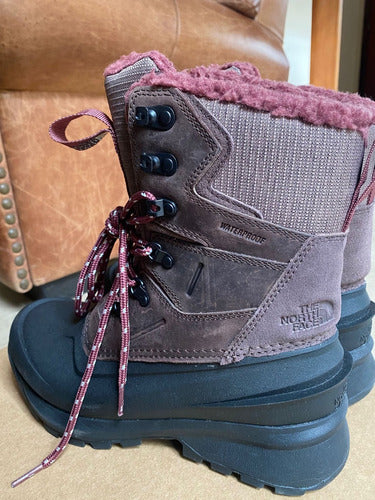 The North Face Snow Boots New, Size 9 Imported from USA 1