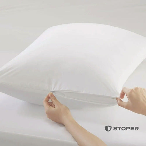 CUBRE Pack X 2 Waterproof PVC Pillow Covers with Zipper 2