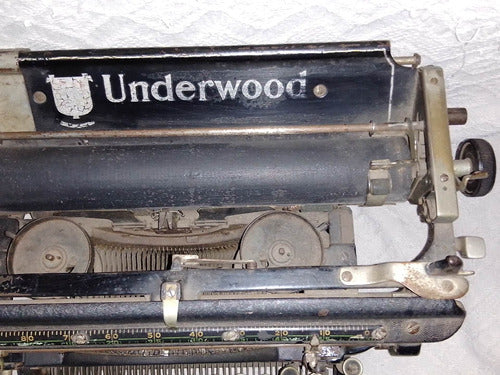 Antigua Máquina De Escribir Underwood Decoración 1