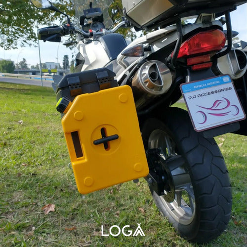 Flat 5-Liter Jerry Can with Holder - Moto26 36