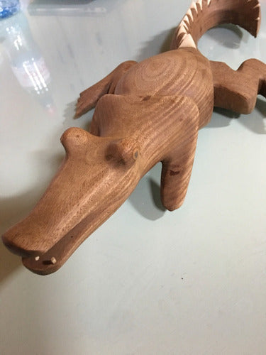 Escultura Yacare De Palo Santo Y Hueso - Original Regalo 0