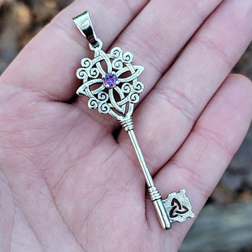 Amarrarte 925 Silver Witch's Knot Key Pendant with Triskele 1