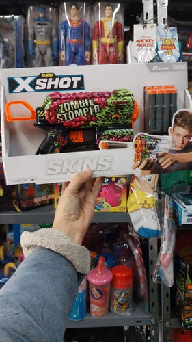 X-Shot Skins Flux Dart Blaster - 8 Darts 1