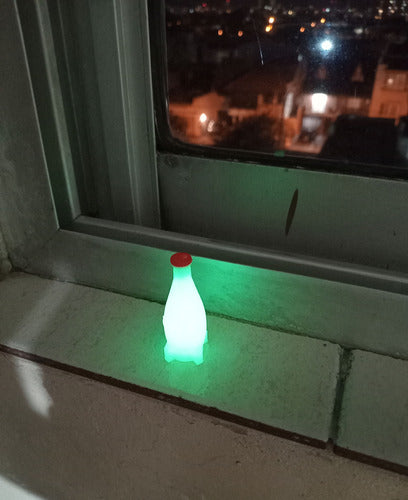 Qubic 3D Nuka-Cola Quantum Keychain Glows in the Dark! Fallout 5