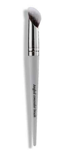 Melody Scher Angled Concealer Brush 1