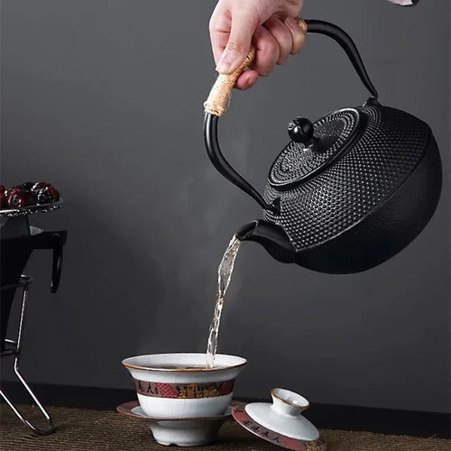 Generic Cast Iron Teapot 600 ml with Removable Infuser 3