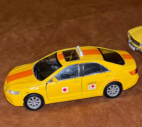 3 Autos Weely 1/36 Taxis Distintos Países De Colección. Lote 7