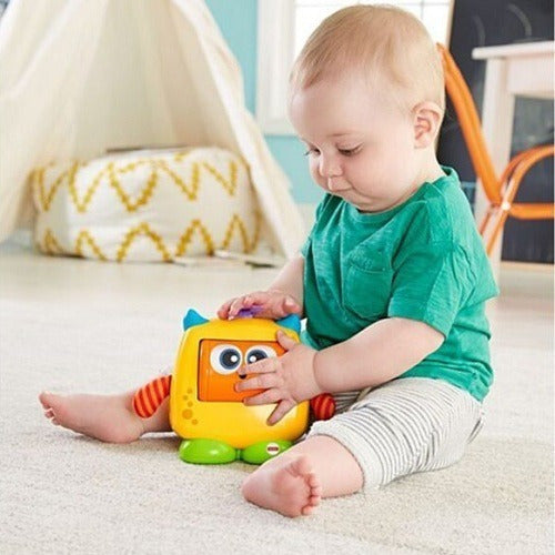 Fisher-Price Early Stimulation Baby Plush Monster with Sounds 3