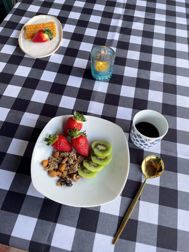 Stain-Resistant Printed Gabardine Tablecloth Repels Liquids 3m 33