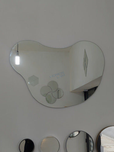 Vidrios Lam Irregular Amoeba Mirror 110cm x 90cm Polished Edge 2