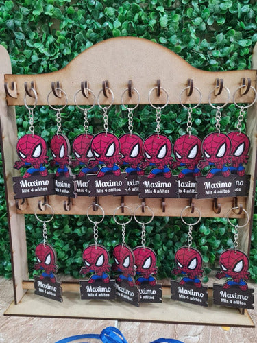 Candy Laser: Spider-Man Keychains Pack of 20 + Key Holder + 25cm Centerpiece 1