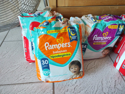 Huggies Lot Of 250 Diapers XXG - Various Brands 1