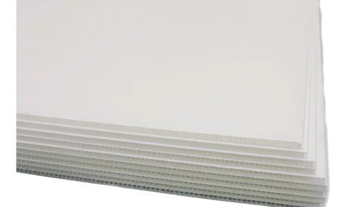 White Corrugated Plastic 1000mm x 700mm 2.2mm 0