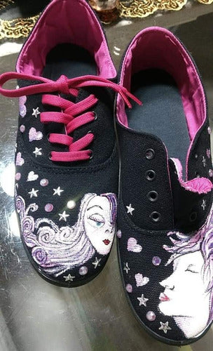 Traicy Hand-Painted Sneakers 3