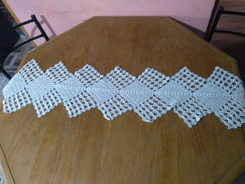 Creaciones Maleri Crochet Table Runner 0