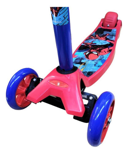 Funtoys Spiderman Kids Kick Scooter 3