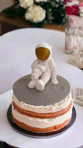 Rocket 3D Design Astronaut Moon Thematic Cake Decoration 3D Not Painted 1