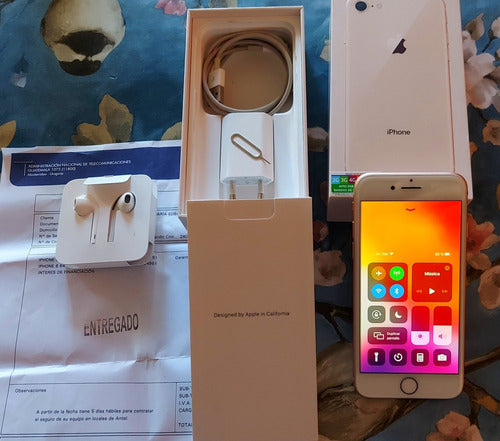 Vendo  Permuto - iPhone 8 - Caja - Boleta - No Refurbished 1