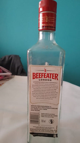 Botella Vacia De Gin Beefeater  750 Ml De Coleccion 1