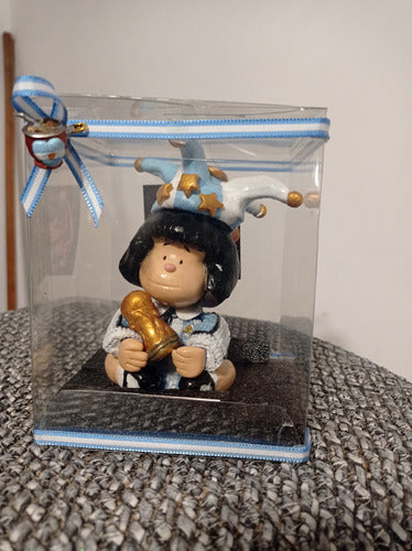 MEGUSTAQTEGUSTE Mafalda Campeona En Porcelana Fría Con Accesorios 1