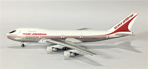 Boeing 747-200 Air India Scale Model 1:400 by Phoenix Models 2