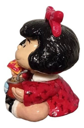 Figura Artesanal De Mafalda En Porcelana Fría 3