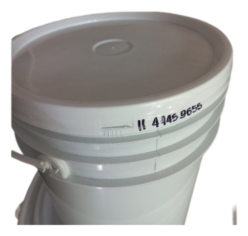 Generic White Plastic Buckets with Lid and Seal 1