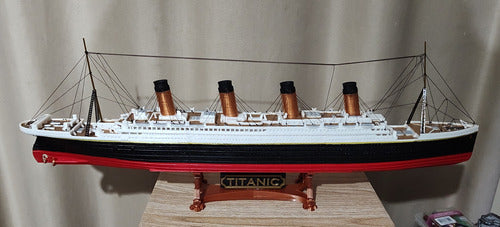 LMA Simulation R.M.S. Titanic Con Base De Exhibición Escala 1:450 (60cm) 3