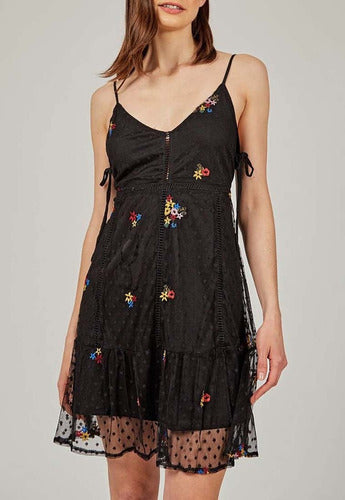 Short Lace Dress with Embroidered Floral Details and Adjustable Straps - Laila Natalie 4
