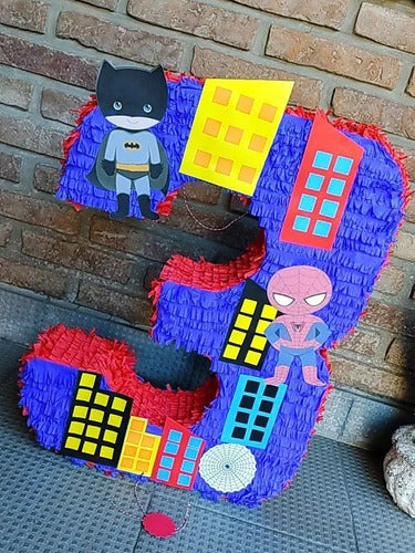 Creaciones de Azúcar y Papel: Piñata Número Superhéroe 3