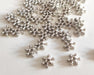 Tienda de Dijes Snowflake Spacer Beads - Pack of 50 1