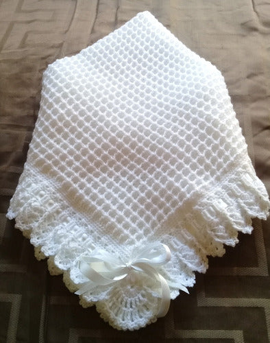 La Tiendita de Nidia Mantilla Manta Bebé Blanca Tejida Crochet Invienrno 1