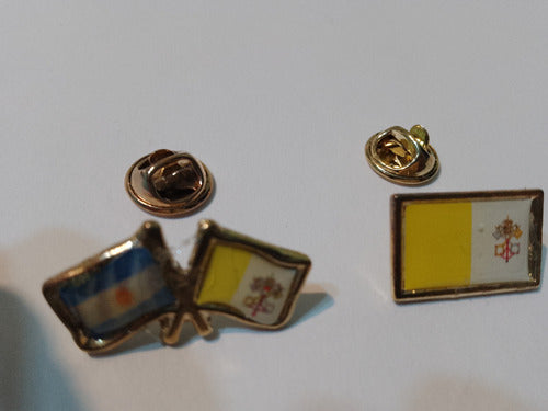 Vatican Flag Pins - Two Models of 2cm 0